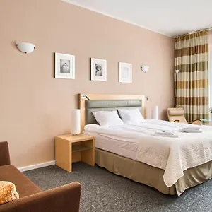 Проживание в семье 404 Wilanowska, Варшава